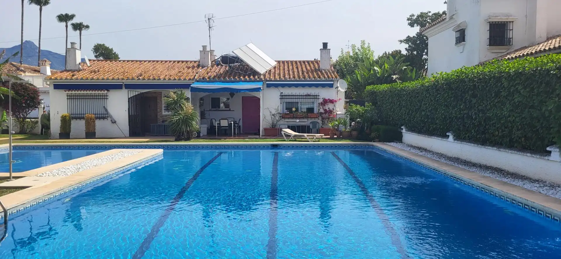 Piscina de Casa adosada en venta en Marbella con Piscina comunitaria