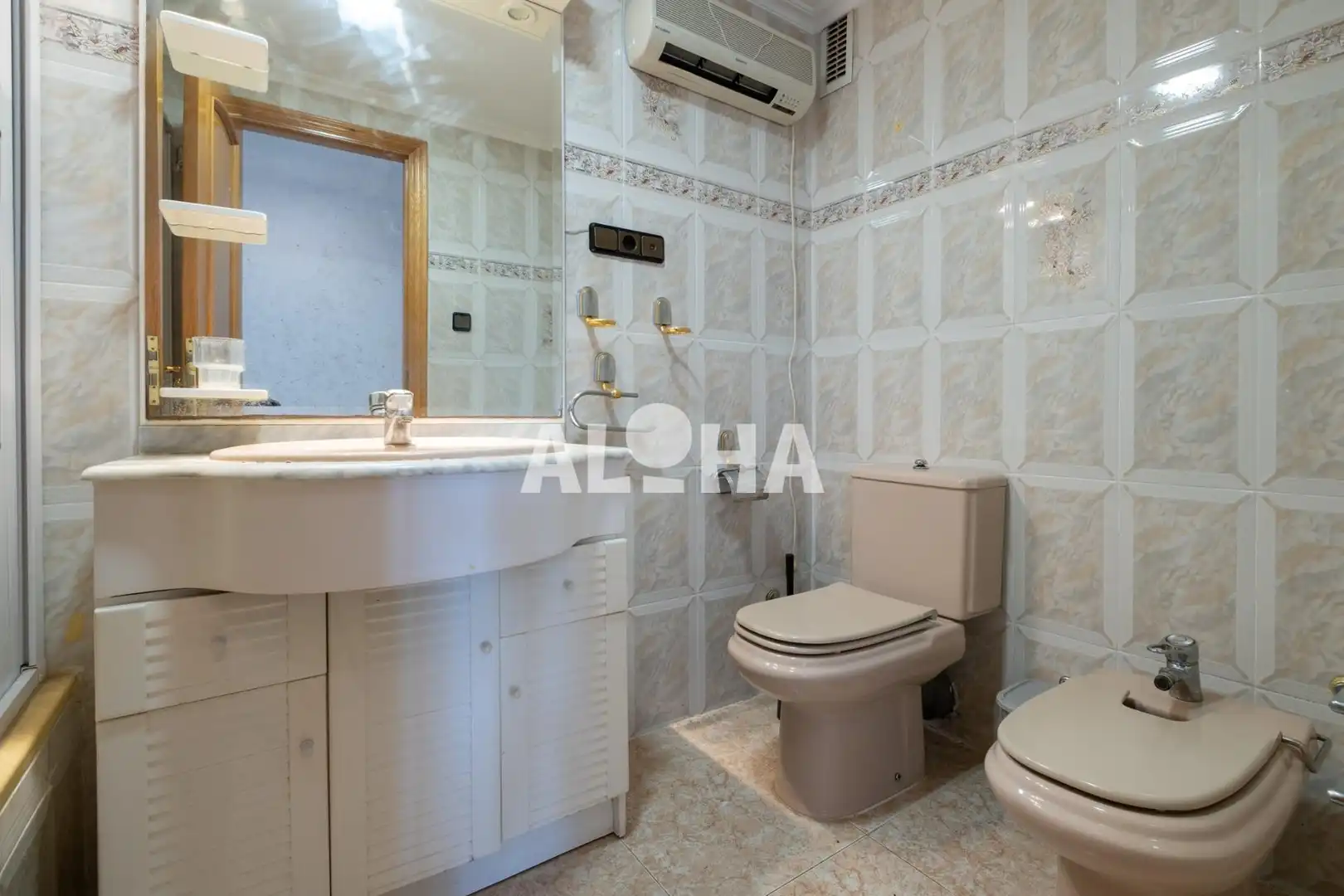 Badezimmer von Wohnungen zur Miete in Moncada