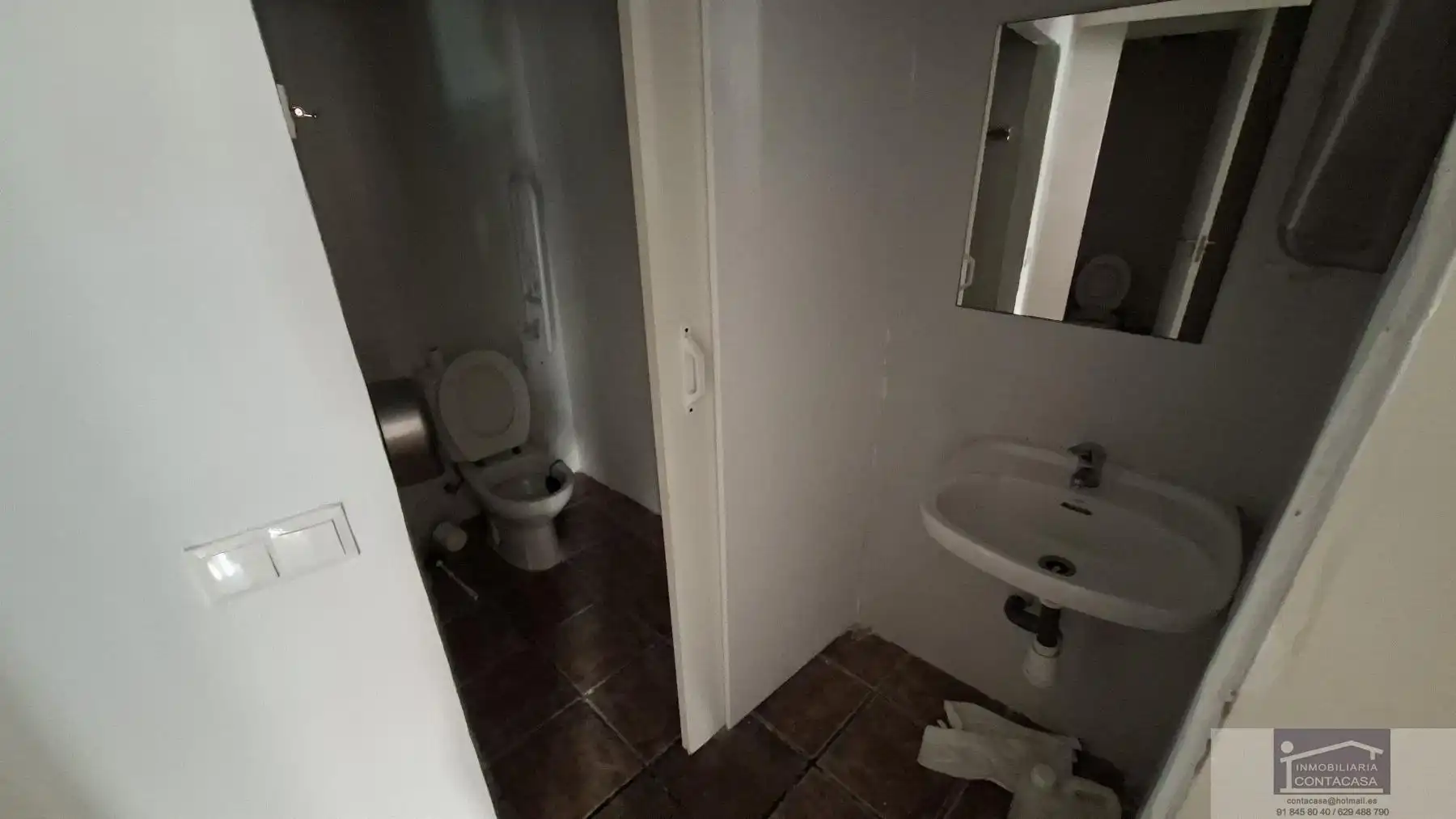 Baño de Local de alquiler en Madrid