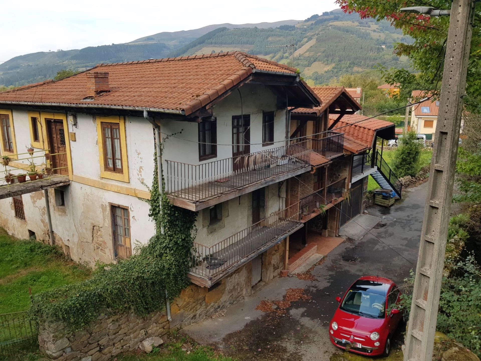 Exterior view of House or chalet for sale in Corvera de Toranzo  with Private garden and Balcony