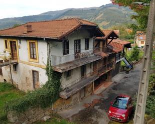 Exterior view of House or chalet for sale in Corvera de Toranzo  with Private garden and Balcony