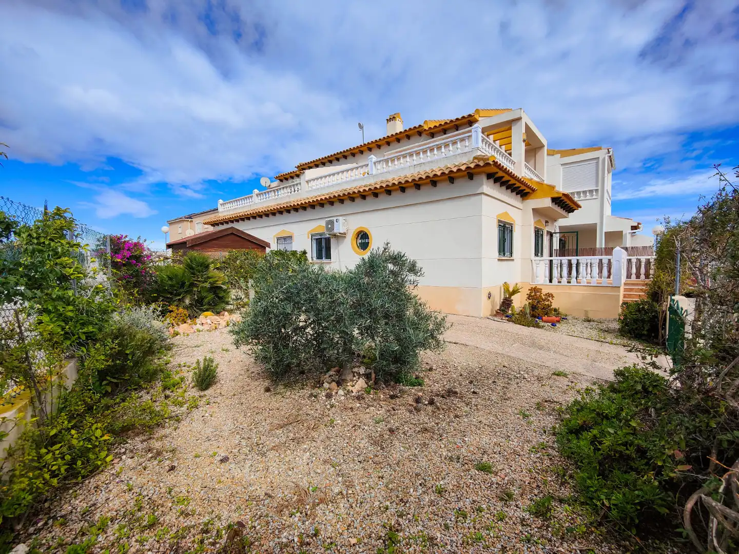 Casa adosada en venta en Los Balcones y los Altos