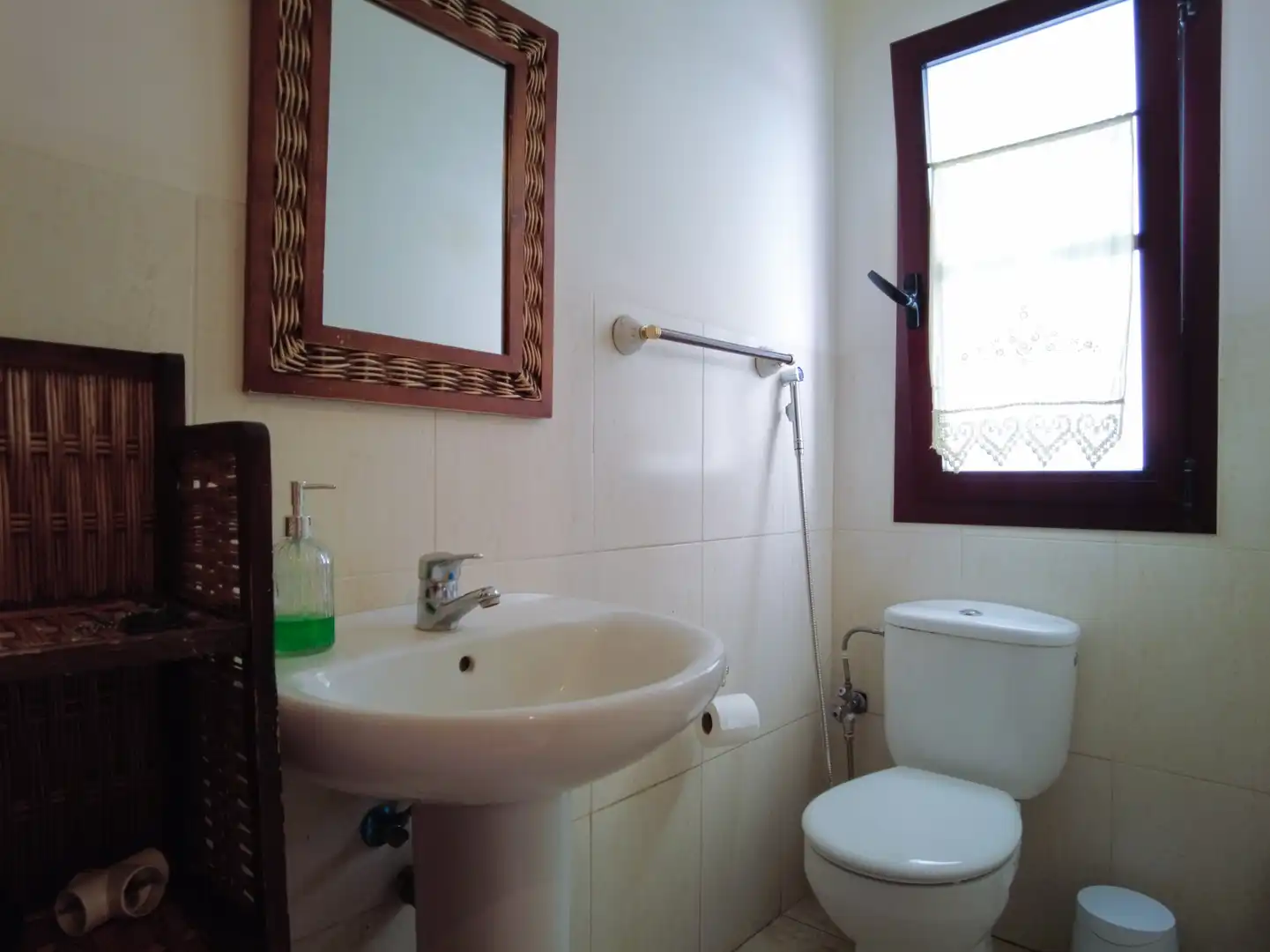 Baño de Casa adosada de alquiler en La Orotava con Calefacción, Parquet y Amueblado