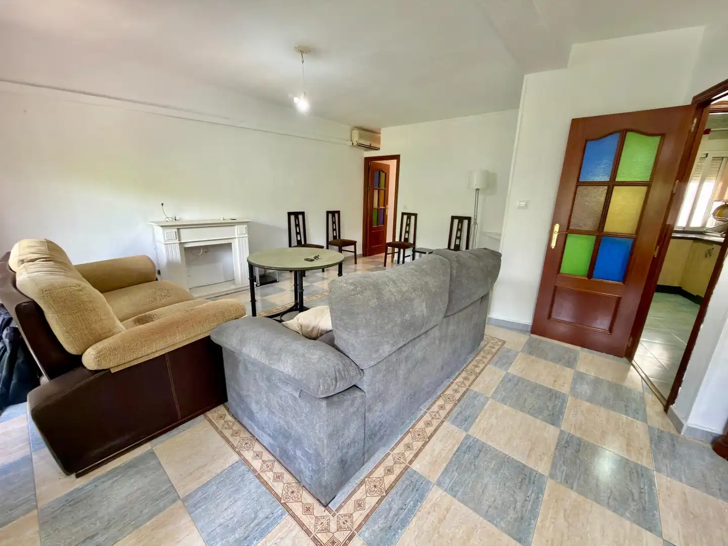 Living room of Flat for sale in Córdoba  with Terrace, Storage room and Furnished