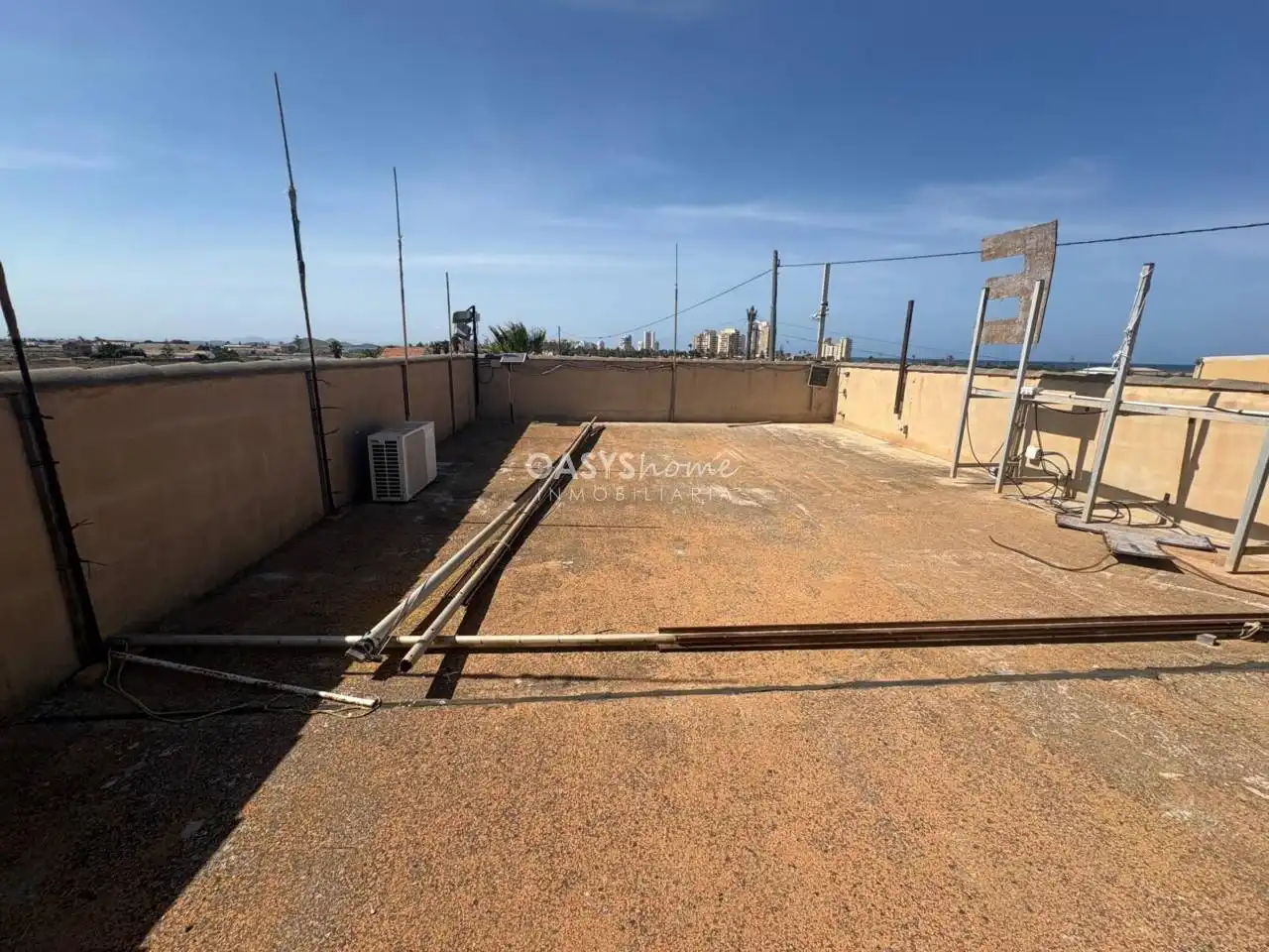 Local en venda en La Manga del Mar Menor amb Alarma