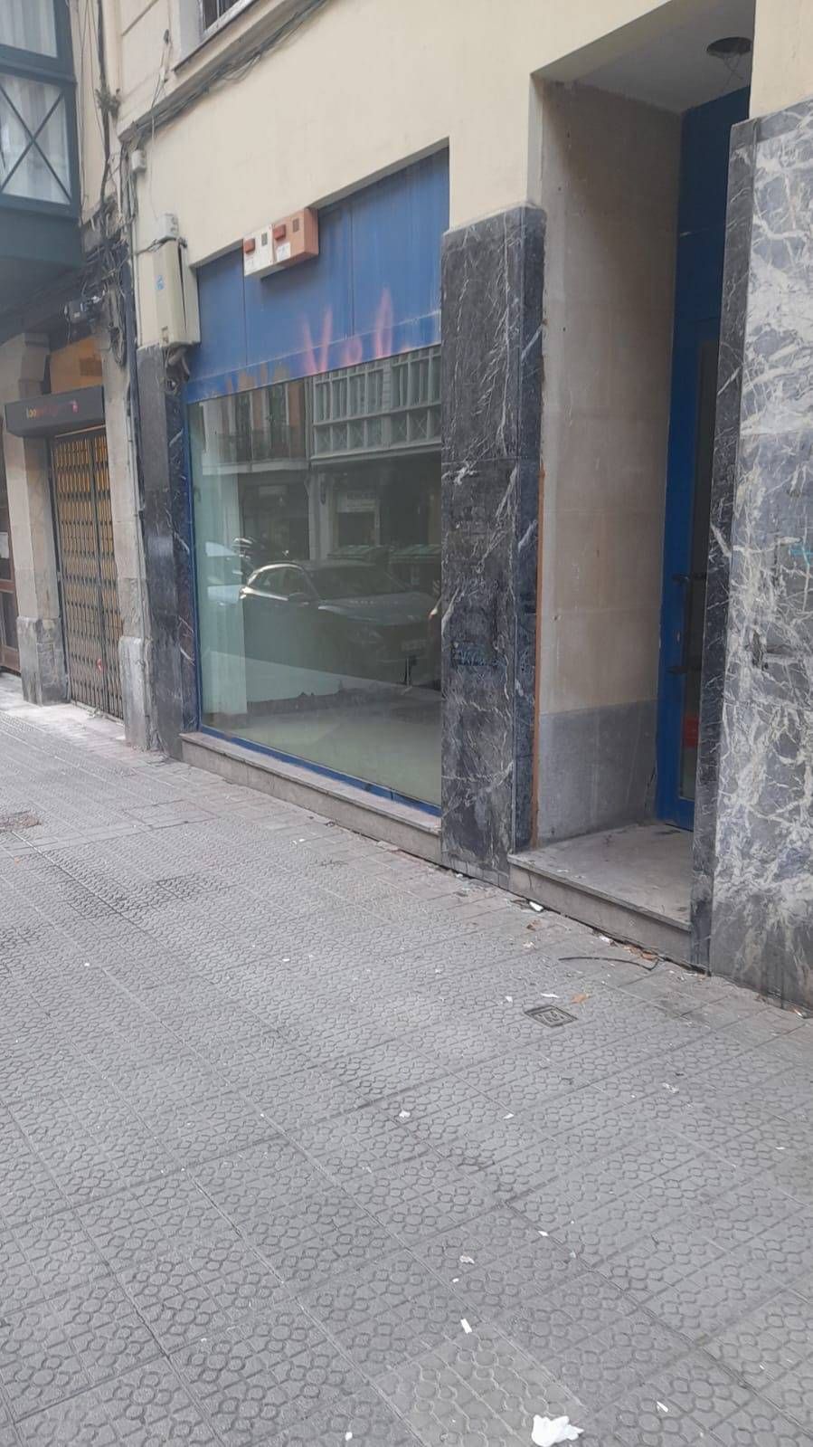 Vista exterior de Local en venda en Bilbao 