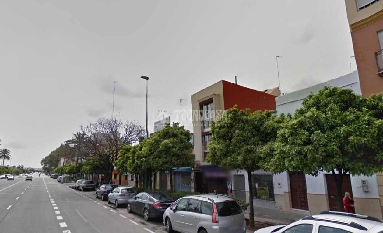 Vista exterior de Pis en venda en  Sevilla Capital