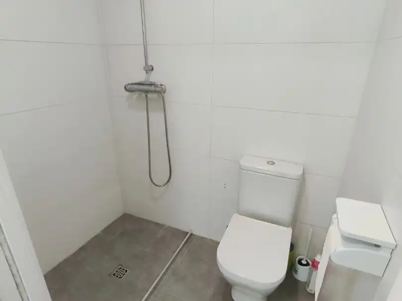 Badezimmer von Geschaftsraum zur Miete in Miracruz - Bidebieta