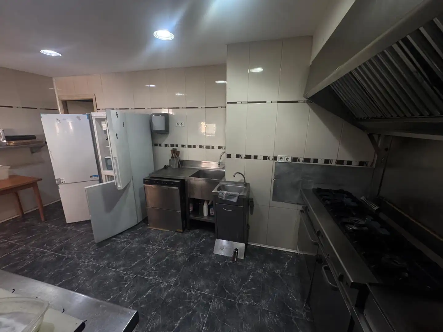 Cocina de Local de alquiler en Vilanova i la Geltrú con Aire acondicionado, Calefacción y Amueblado