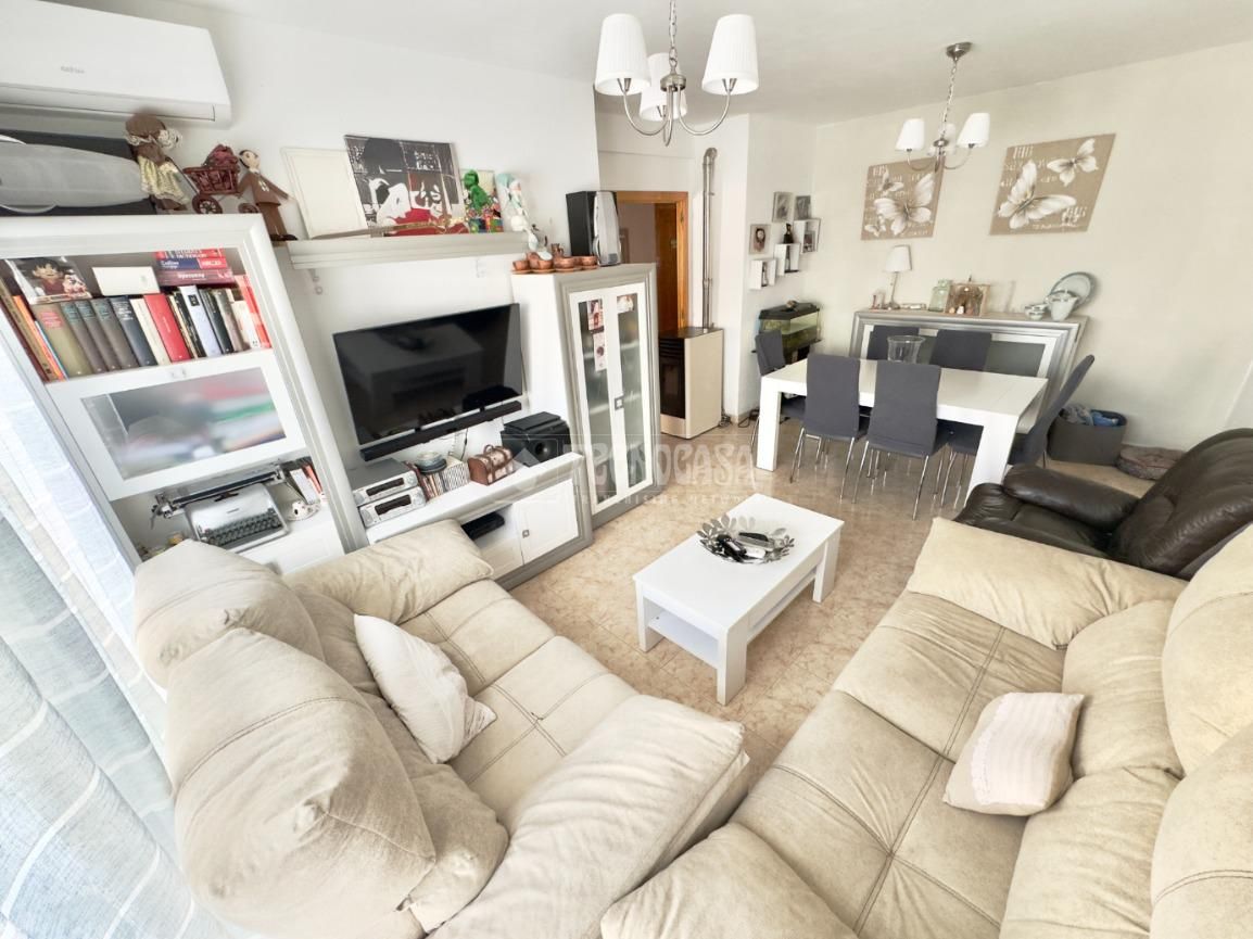 Living room of Flat for sale in Cabanillas del Campo  with Air Conditioner, Heating and Furnished