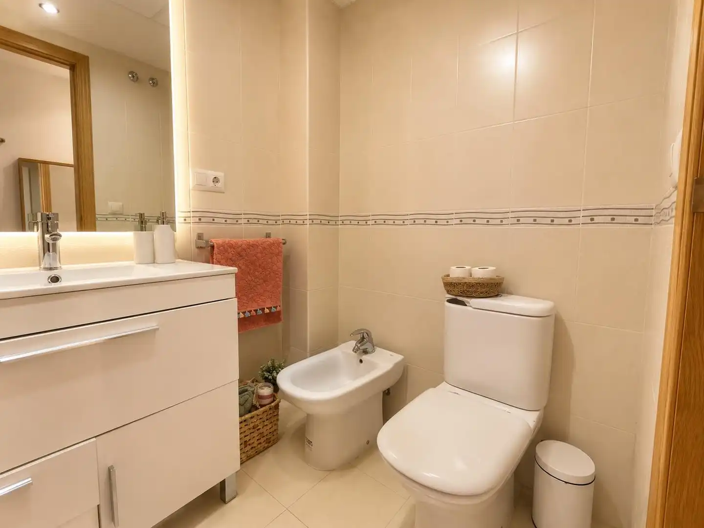 Bany de Apartament de lloguer en Dénia amb Aire condicionat, Calefacció i Jardí privat