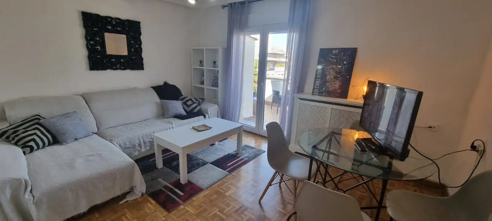 Sala d'estar de Pis en venda en Salamanca amb Calefacció, Parquet i Terrassa
