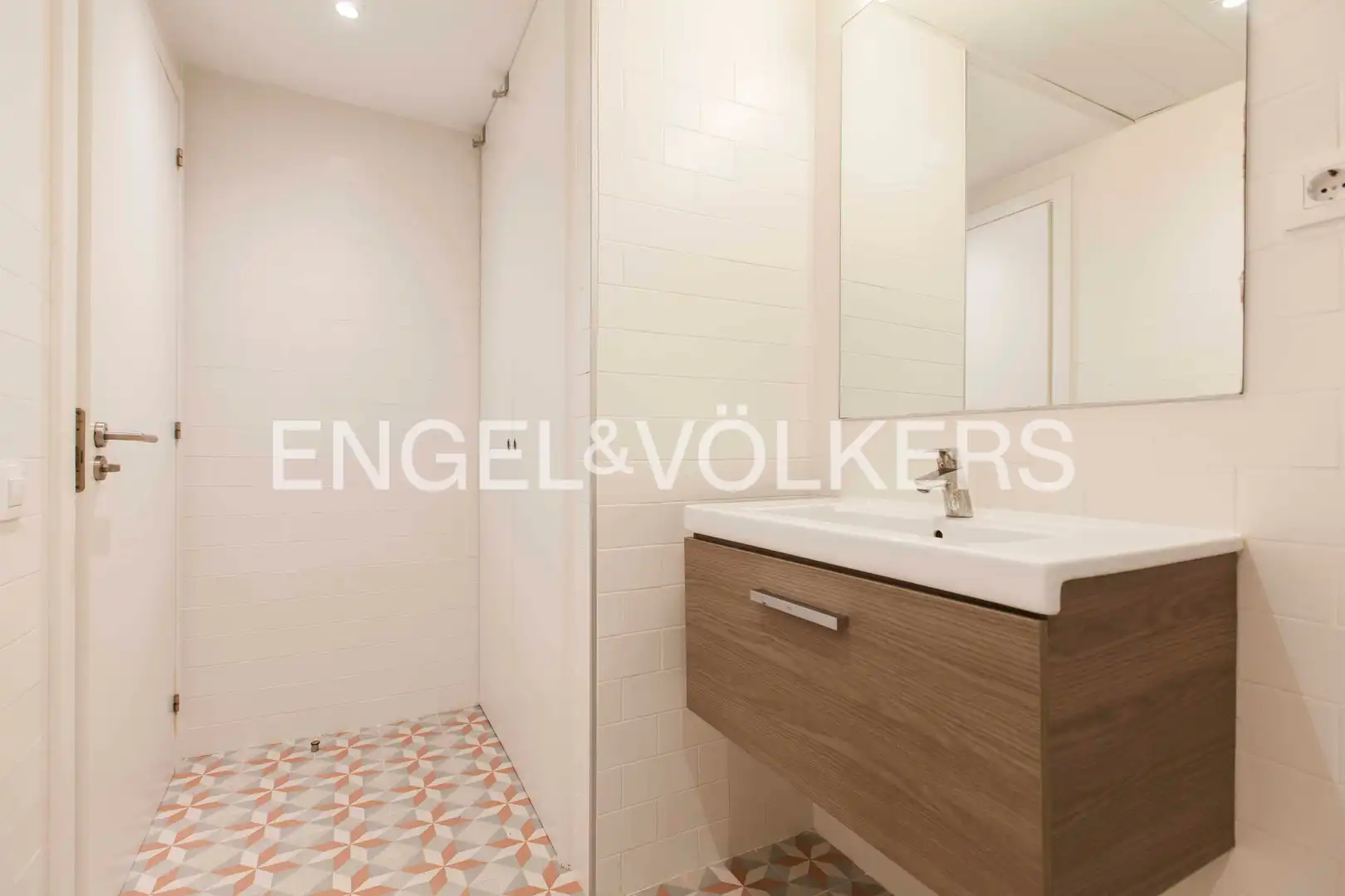 Bathroom of Flat for sale in Barcelona  with Air Conditioner, Heating and Parquet flooring
