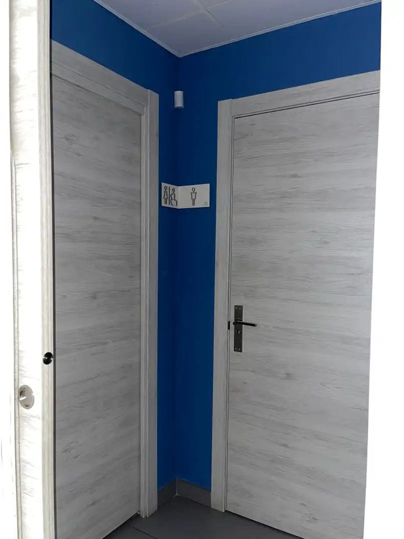 Baño de Local en venta en Plasencia con Terraza