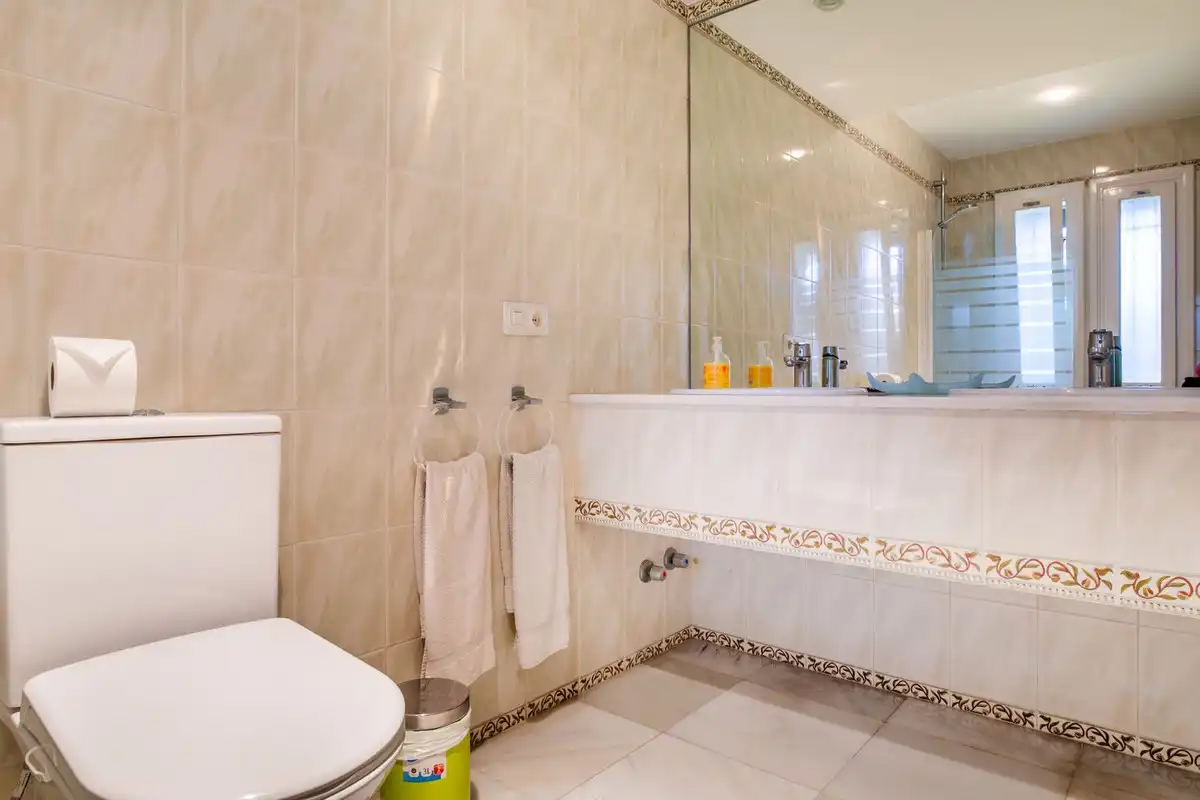 Baño de Casa o chalet en venta en Marbella con Aire acondicionado, Jardín privado y Amueblado