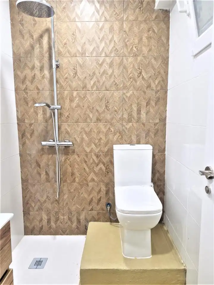 Baño de Piso de alquiler en Almería con Aire acondicionado