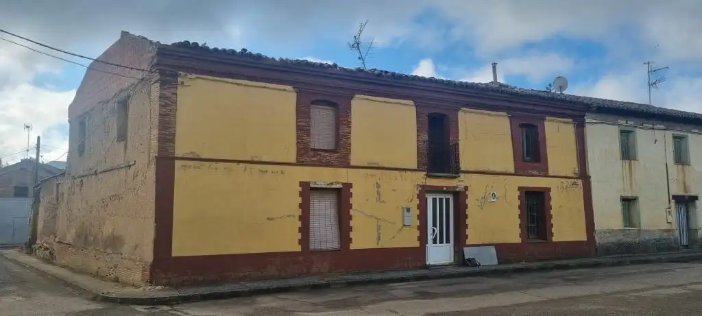 Vista exterior de Casa adosada en venta en Sahagún con Jardín privado
