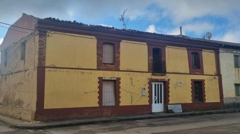 Foto 3 de Casa adosada en venta en Sahagún, León