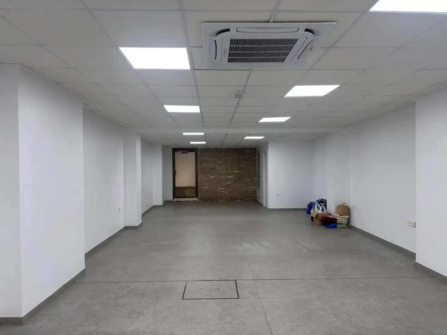 Local comercial de lloguer a Calle ALBALAT, imagen 2