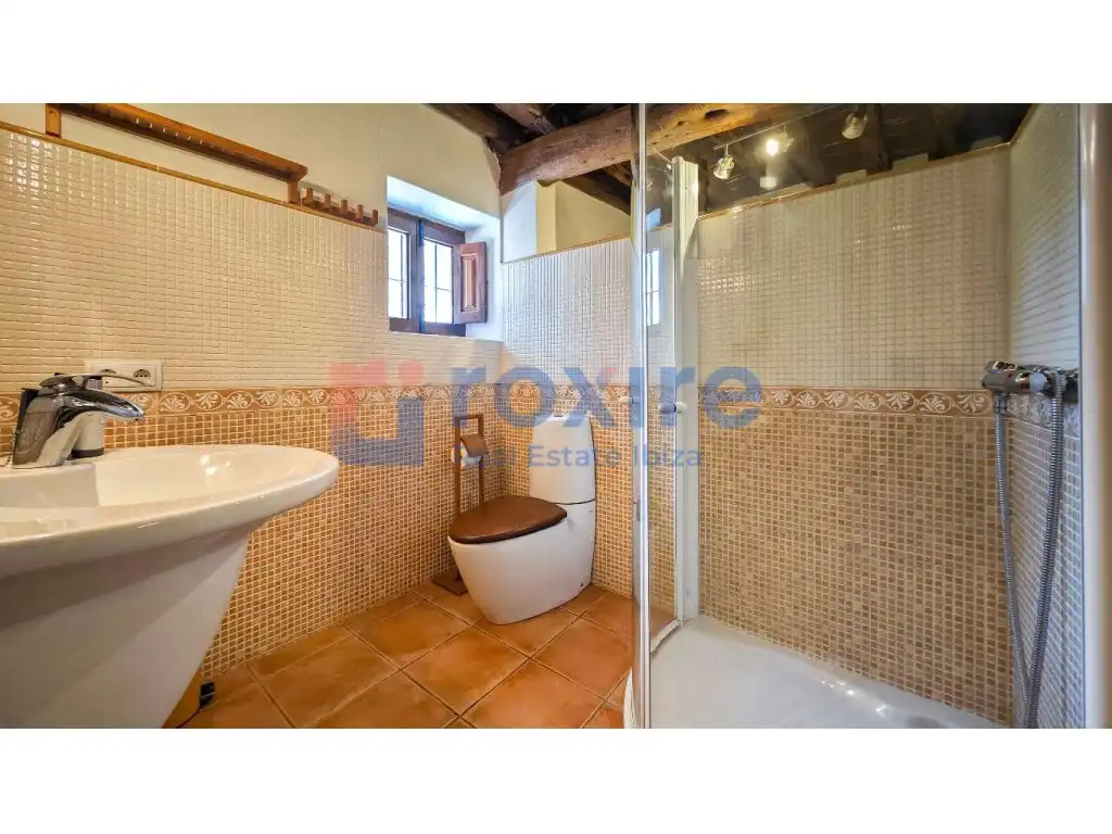 Bathroom of Country homes for rent in Sant Josep de sa Talaia  with Air Conditioner, Private garden and Terrace