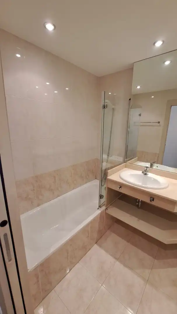 Bathroom of Flat for sale in Bilbao   with Heating, Storage room and Balcony