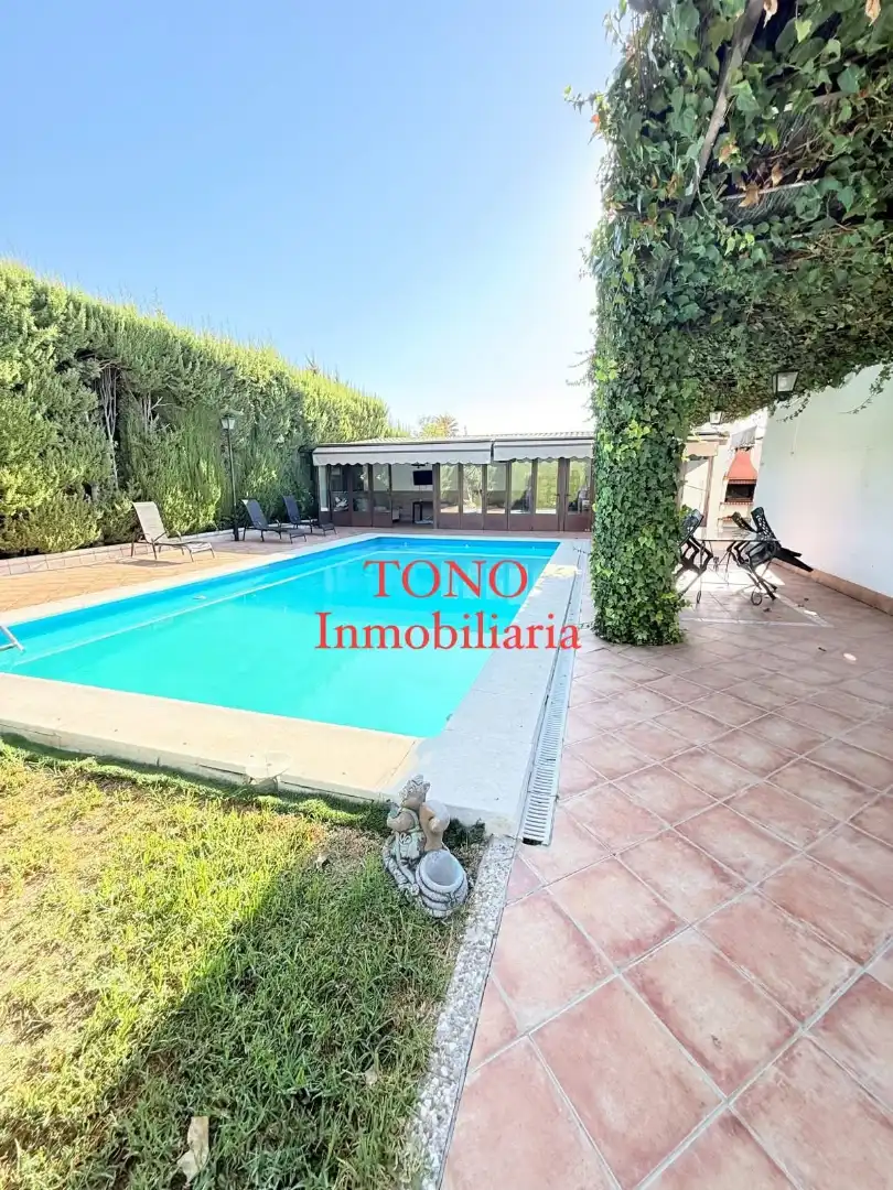 Detached house with terrace for sale in Calle Adriano 12, imagen 5