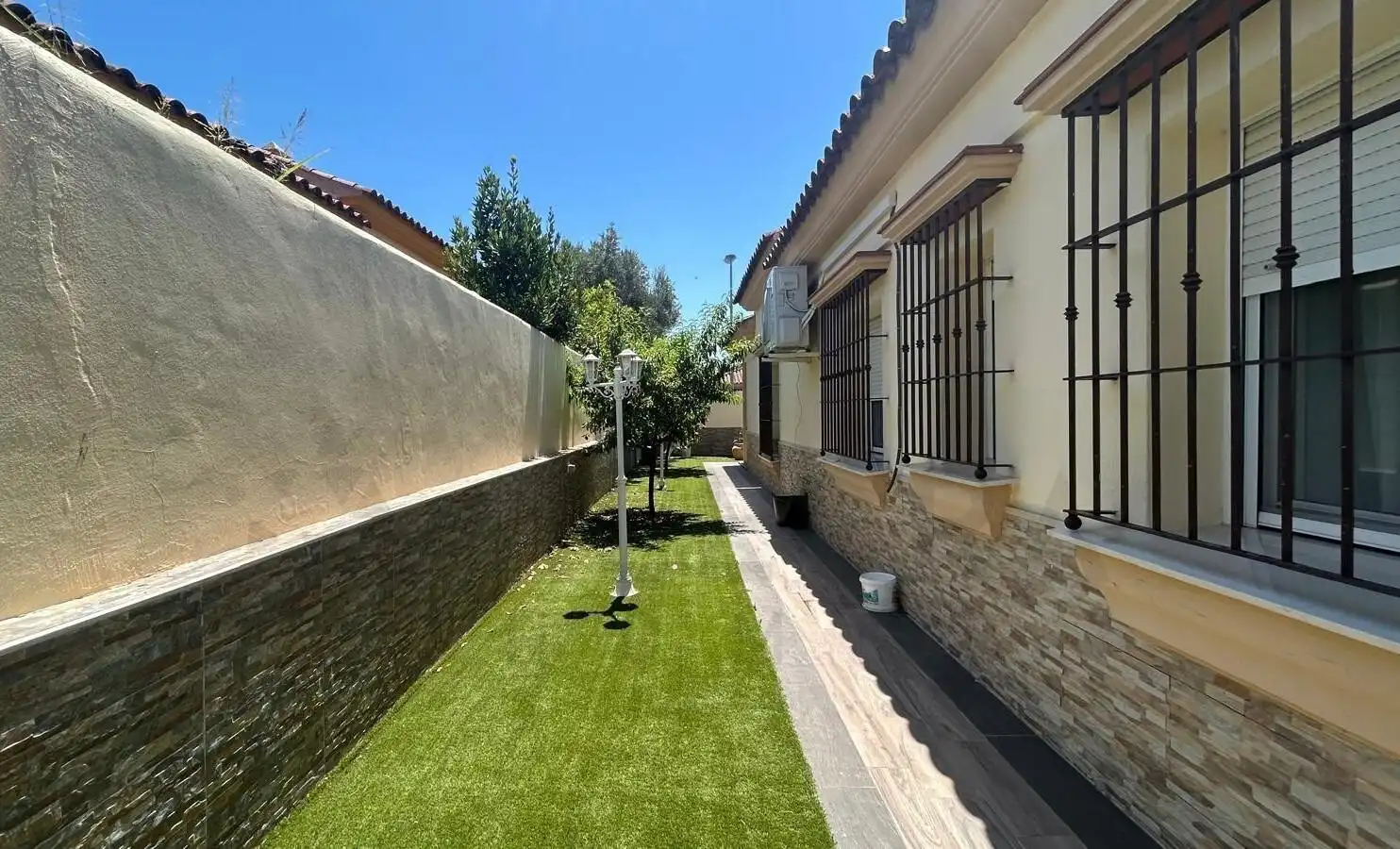 Exterior view of Houses for rent in Jerez de la Frontera  with Air Conditioner, Private garden and Storage room