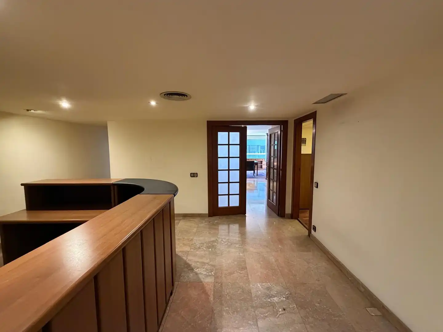 Office for rent in Girona  with Air Conditioner and Heating