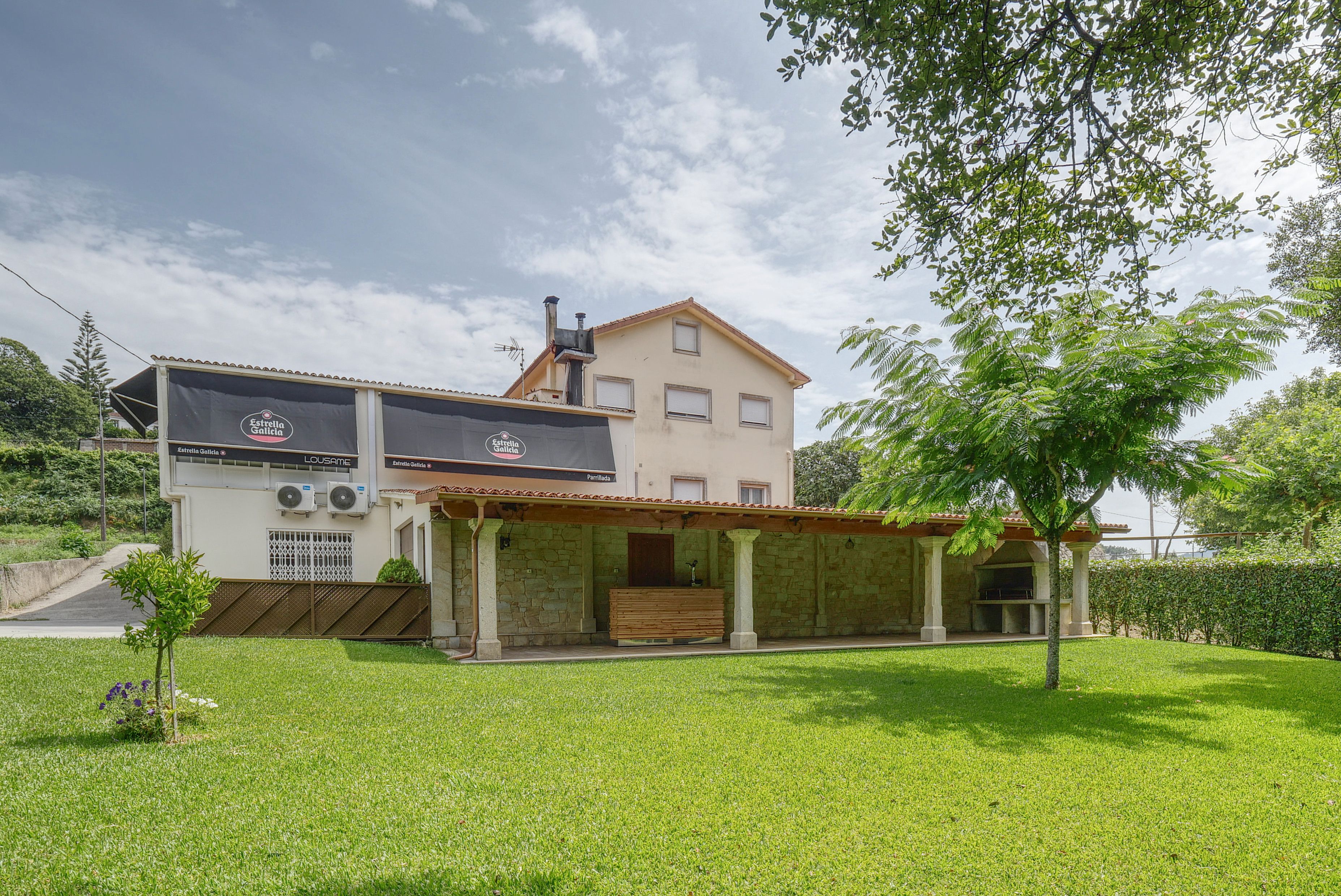 Vista exterior de Casa o xalet en venda en Lousame amb Aire condicionat, Calefacció i Jardí privat