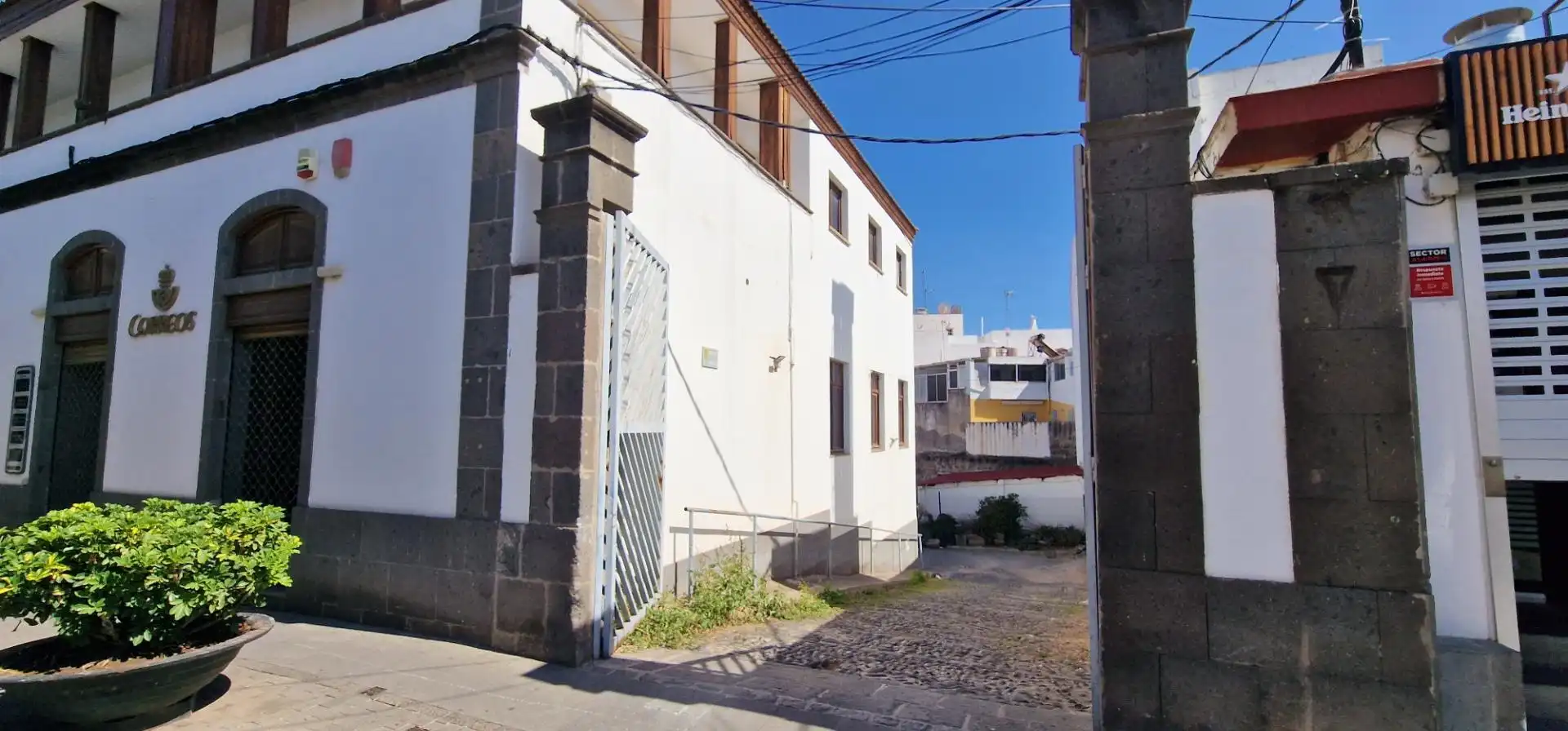 Vista exterior de Casa o chalet en venta en Arucas con Terraza, Trastero y Balcón