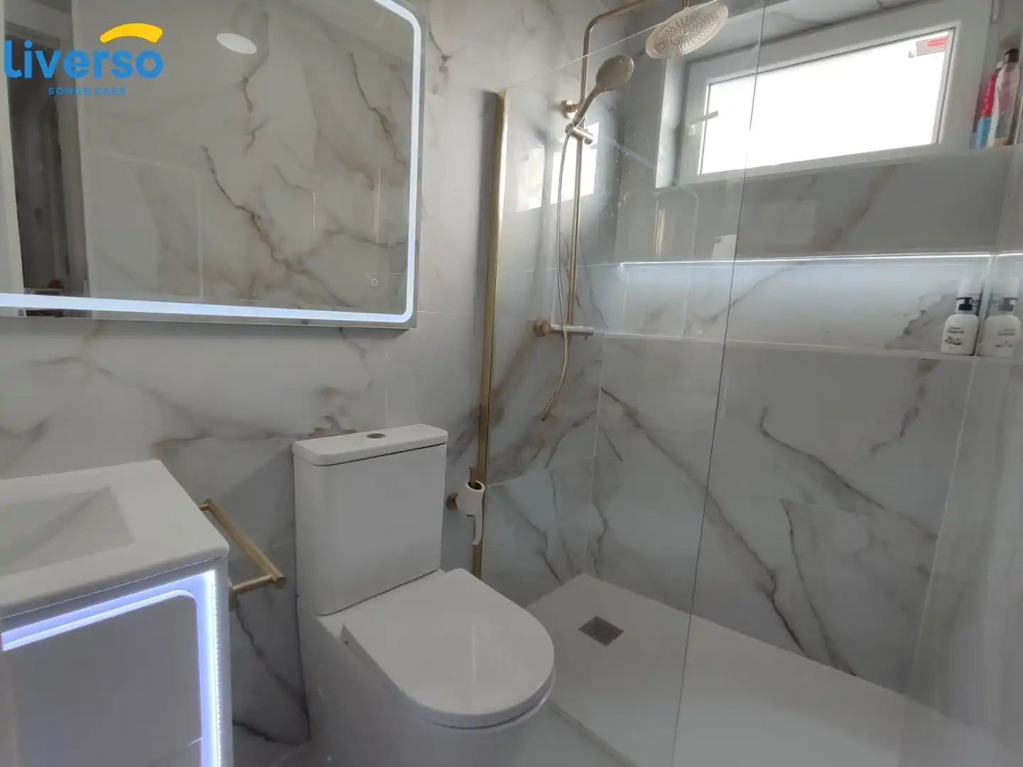 Bathroom of Flat for share in Burgos  with Furnished and Balcony
