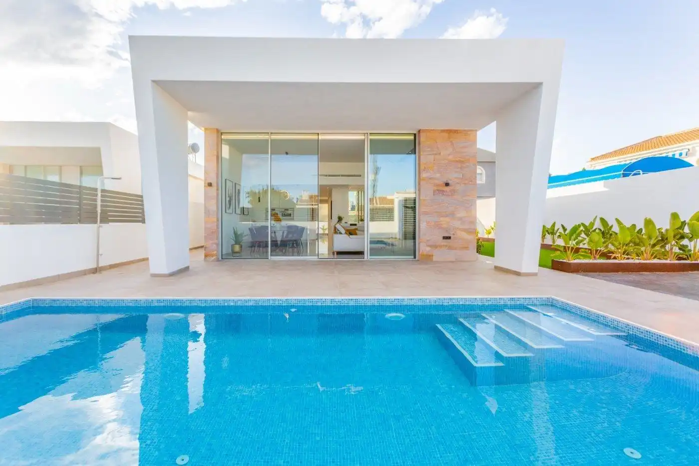Villa mit Pool zum Verkauf in Los Balcones - Los Altos