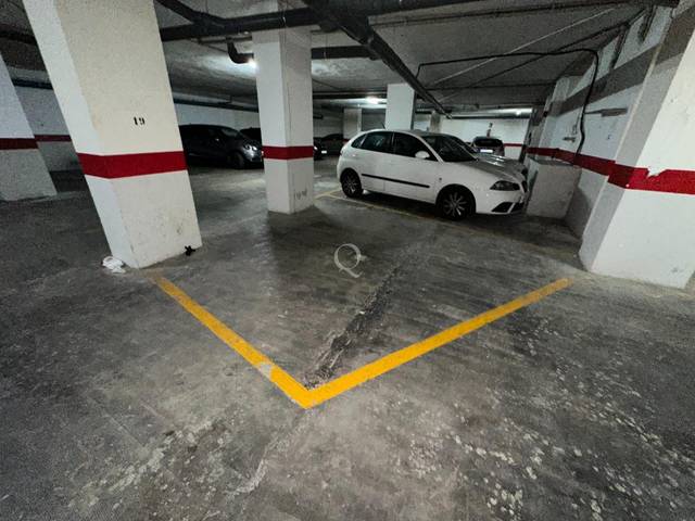 Garaje en Venta en Ensanche - Diputación