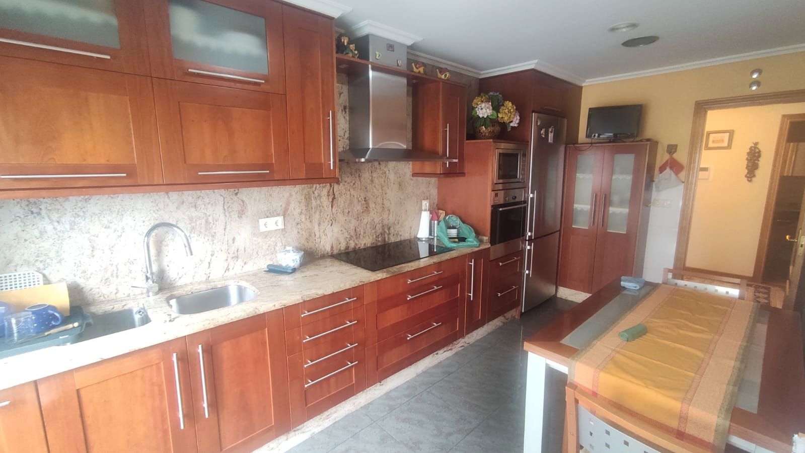 Kitchen of Flat to rent in Ourense Capital   with Heating, Parquet flooring and Furnished