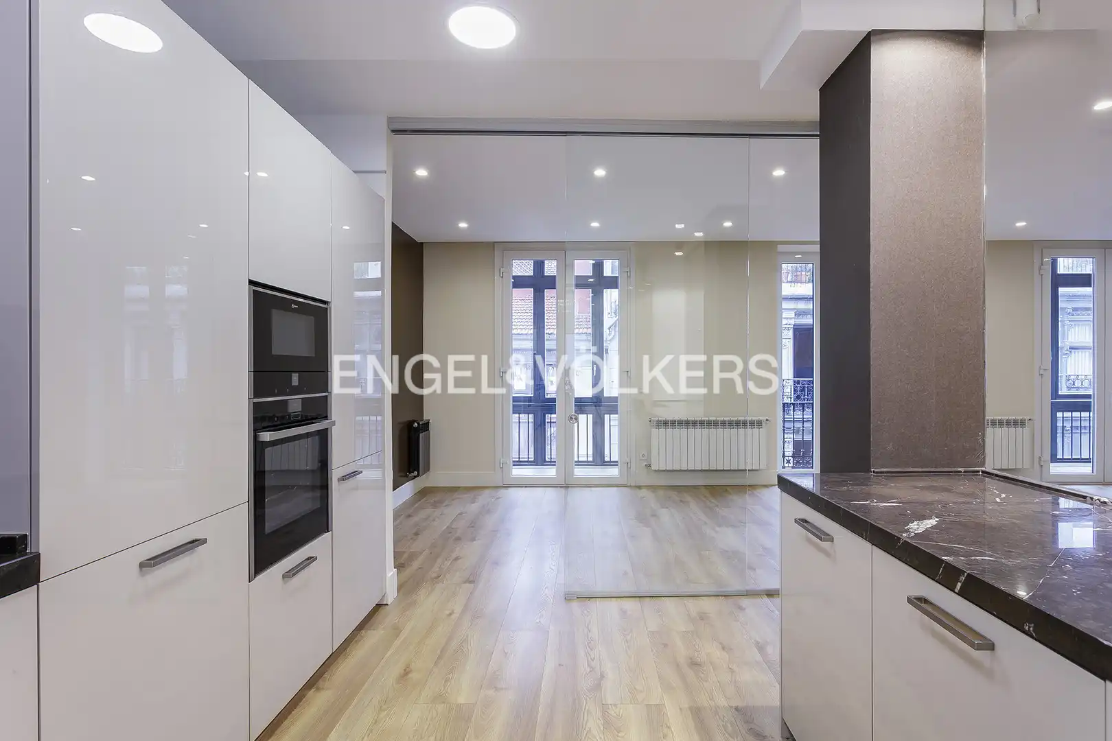 Cocina de Piso de alquiler en Bilbao  con Aire acondicionado, Calefacción y Balcón
