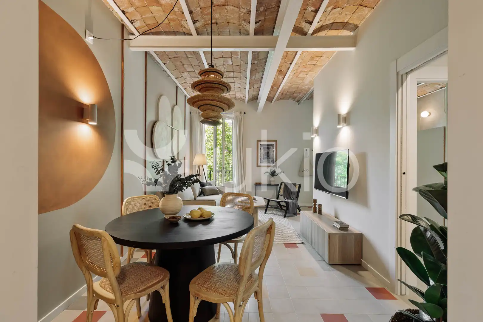 Comedor de Apartamento de alquiler en Barcelona con Aire acondicionado, Calefacción y Amueblado