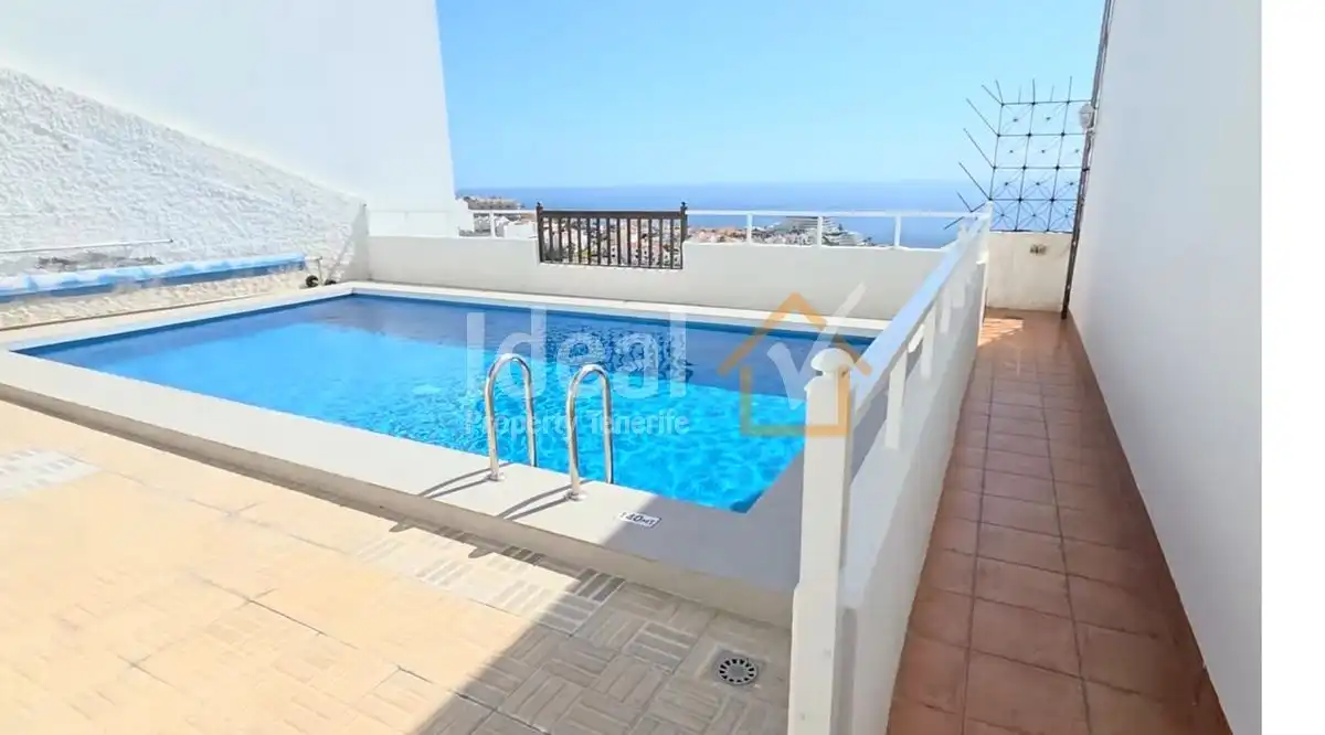 Piscina de Casa adosada en venta en Santiago del Teide con Terraza, Amueblado y Piscina comunitaria