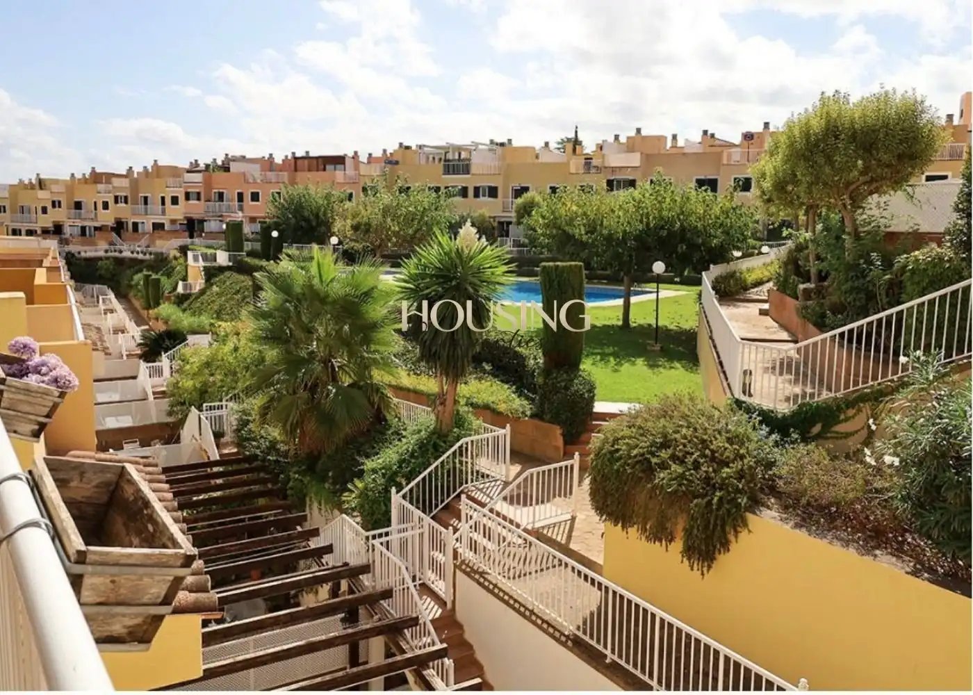 Vista exterior de Casa adosada en venda en  Palma de Mallorca amb Terrassa, Balcó i Piscina comunitària