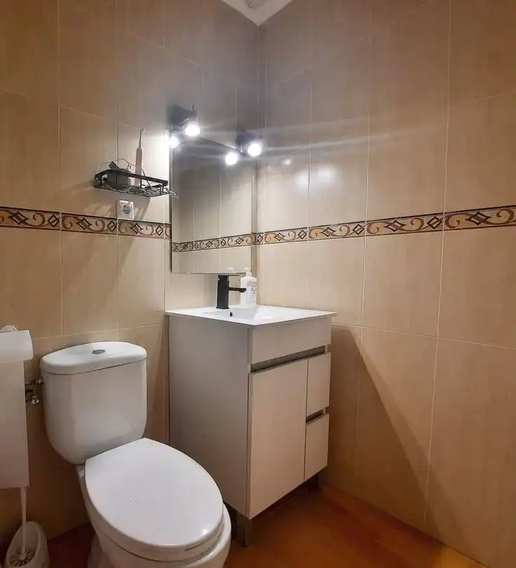 Badezimmer von Einfamilien-Reihenhaus zum Verkauf in Escalona mit Klimaanlage, Heizung und Terrasse