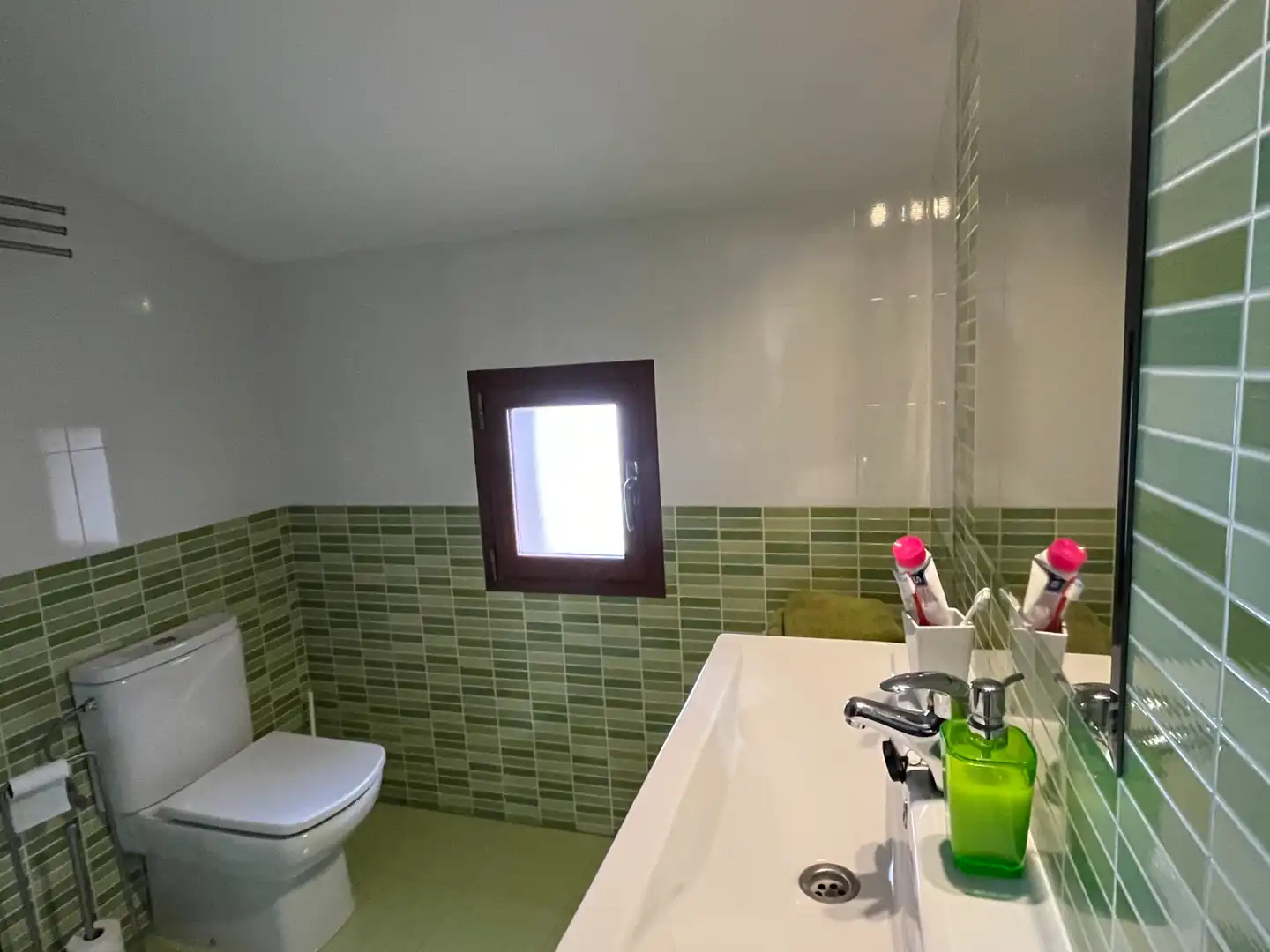 Bany de Casa o xalet en venda en Zaragoza amb Aire condicionat, Calefacció i Jardí privat