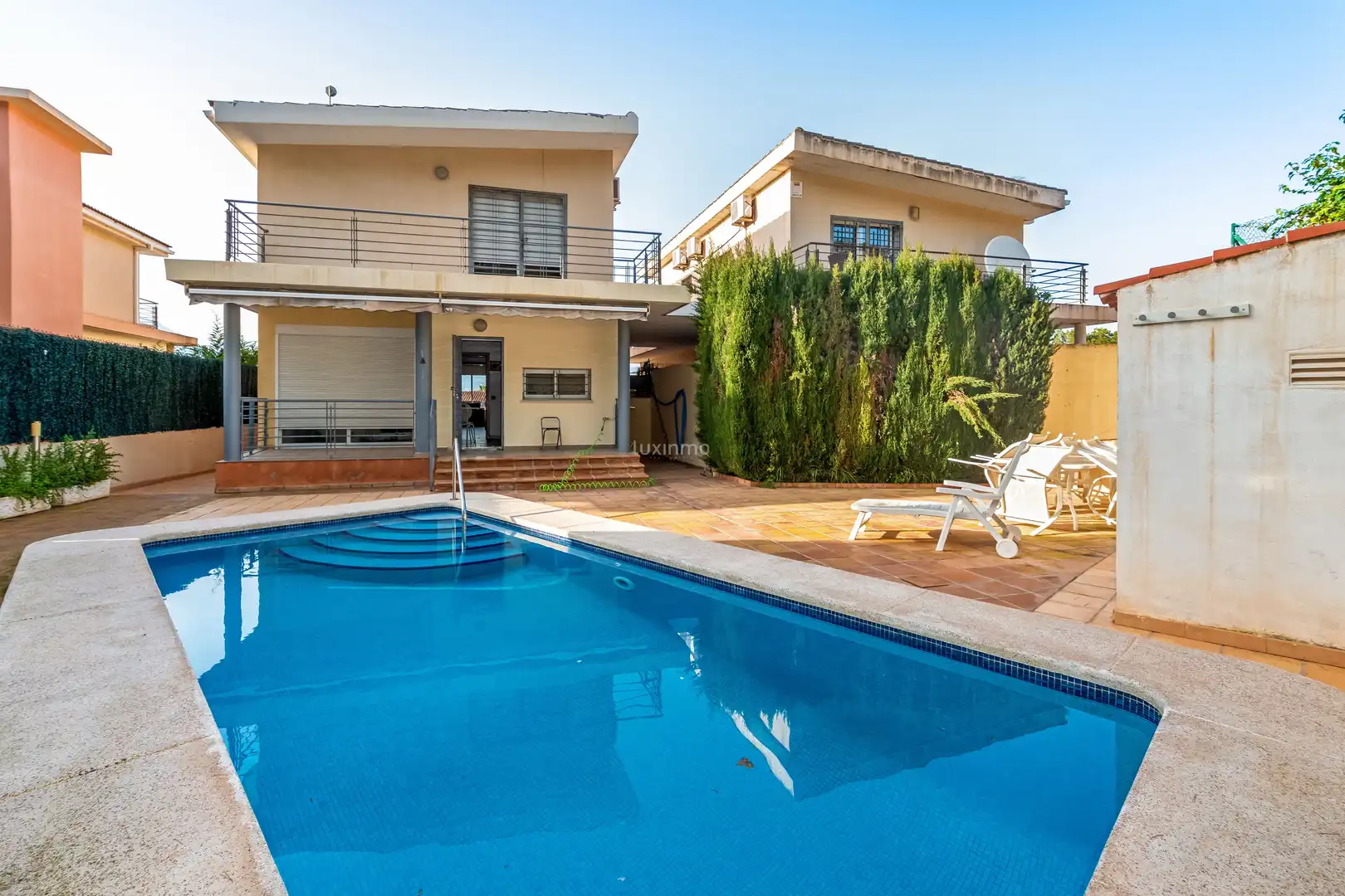 Casa aparellada amb piscina en venda a L'Albir