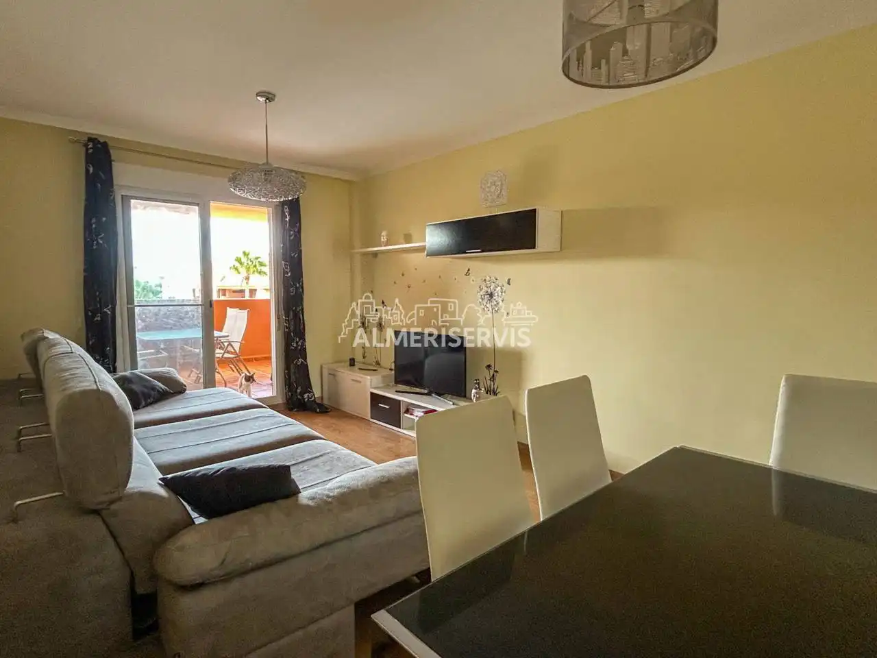 Habitación de Piso de alquiler en El Ejido con Terraza, Amueblado y Piscina comunitaria