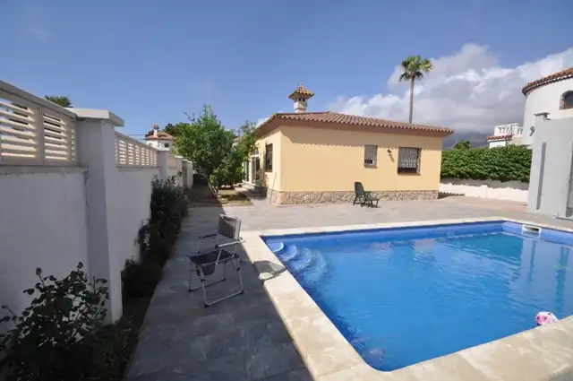 Chalet con piscina en venta en Miami Platja, imagen 3