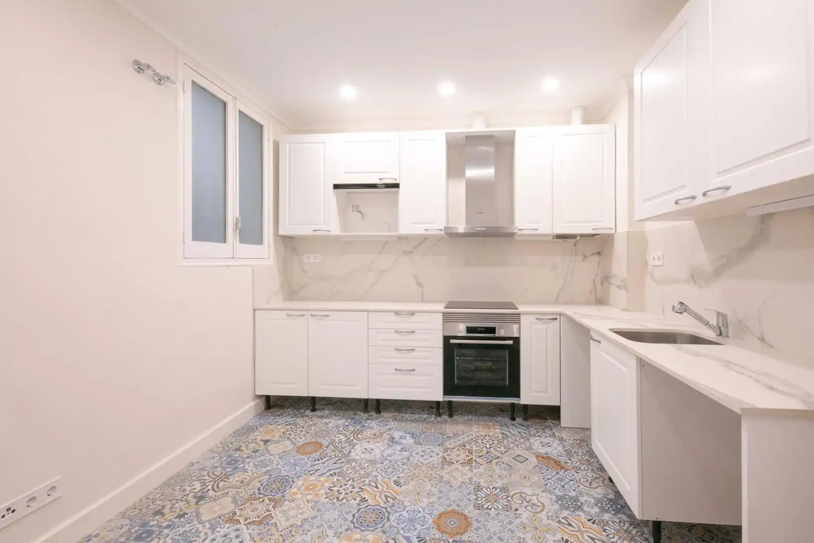 Cocina de Piso de alquiler en Barcelona con Aire acondicionado, Calefacción y Balcón