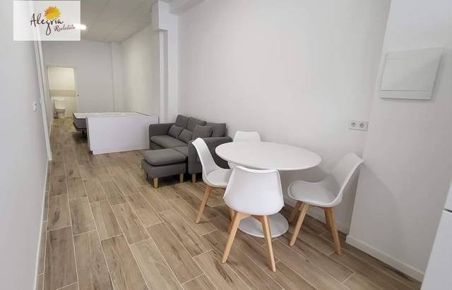 Piso en Venta en Calle ALCAÑIZ en Torrefiel