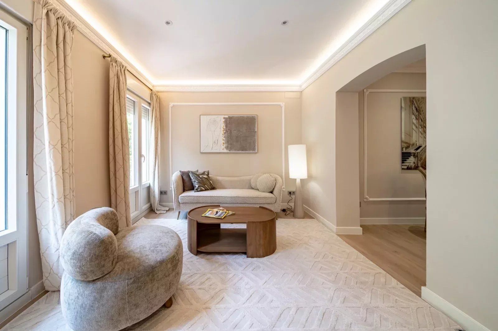 Living room of Flat for sale in  Madrid Capital  with Air Conditioner, Heating and Furnished