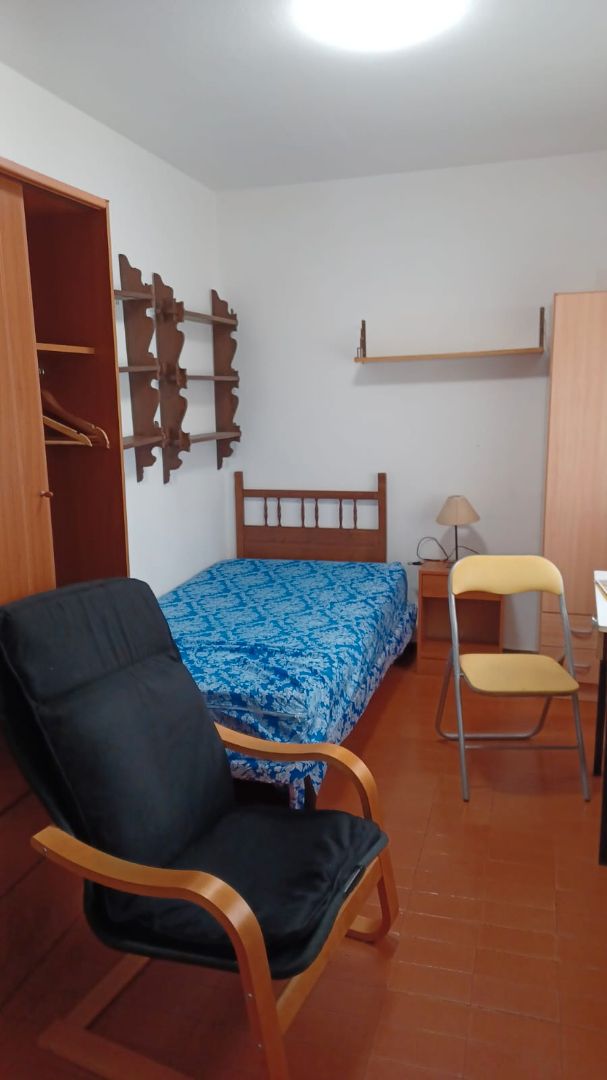 Dormitori de Pis de lloguer en Santiago de Compostela  amb Moblat