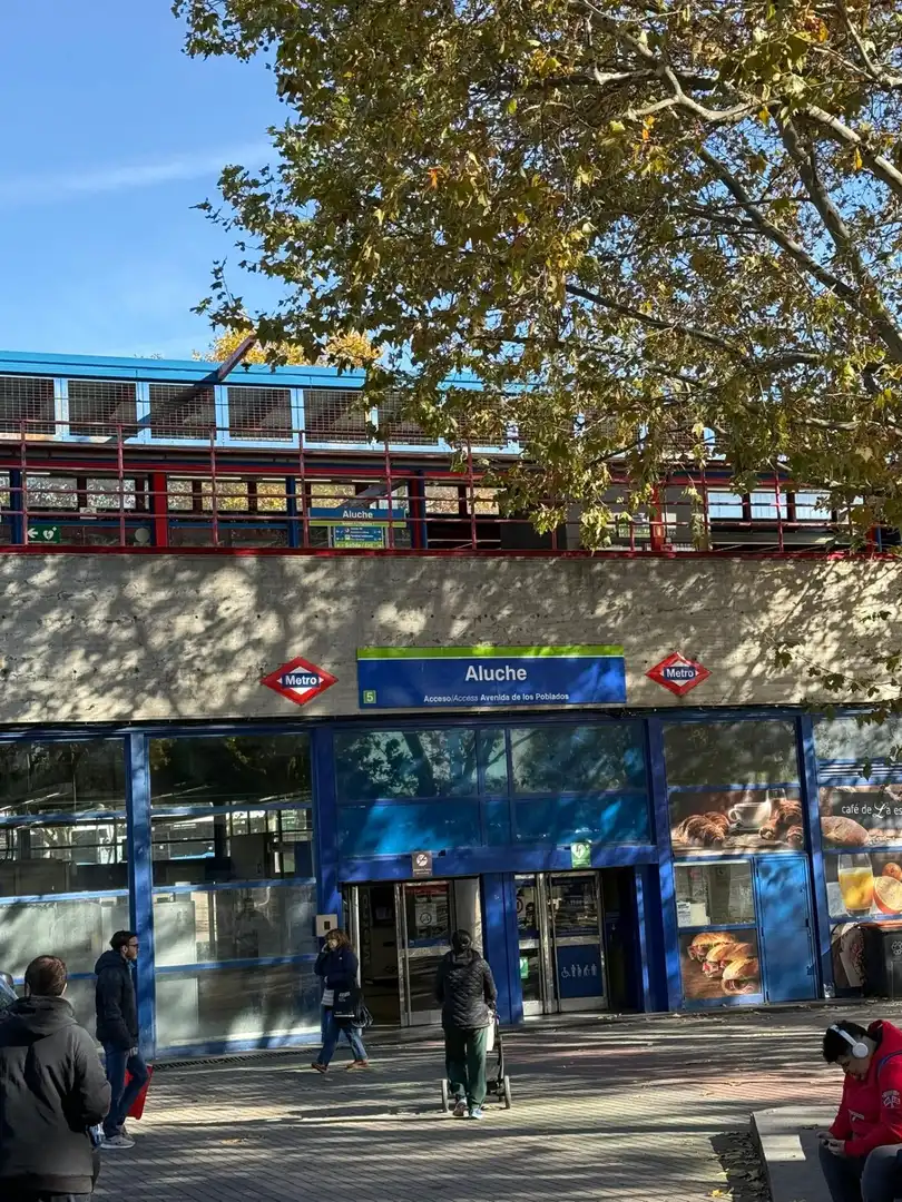 Vista exterior de Local en venta en Madrid