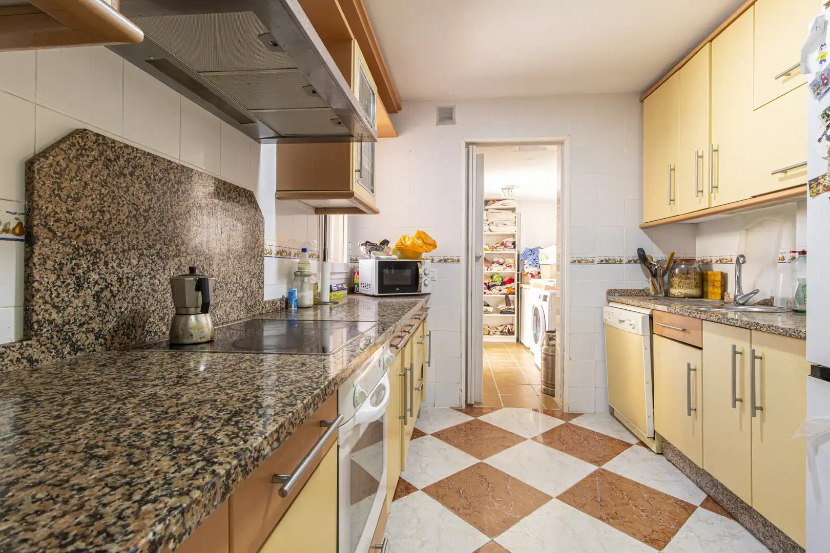 Cuina de Casa o xalet en venda en El Retiro - Parque Atlántico - Ronda este