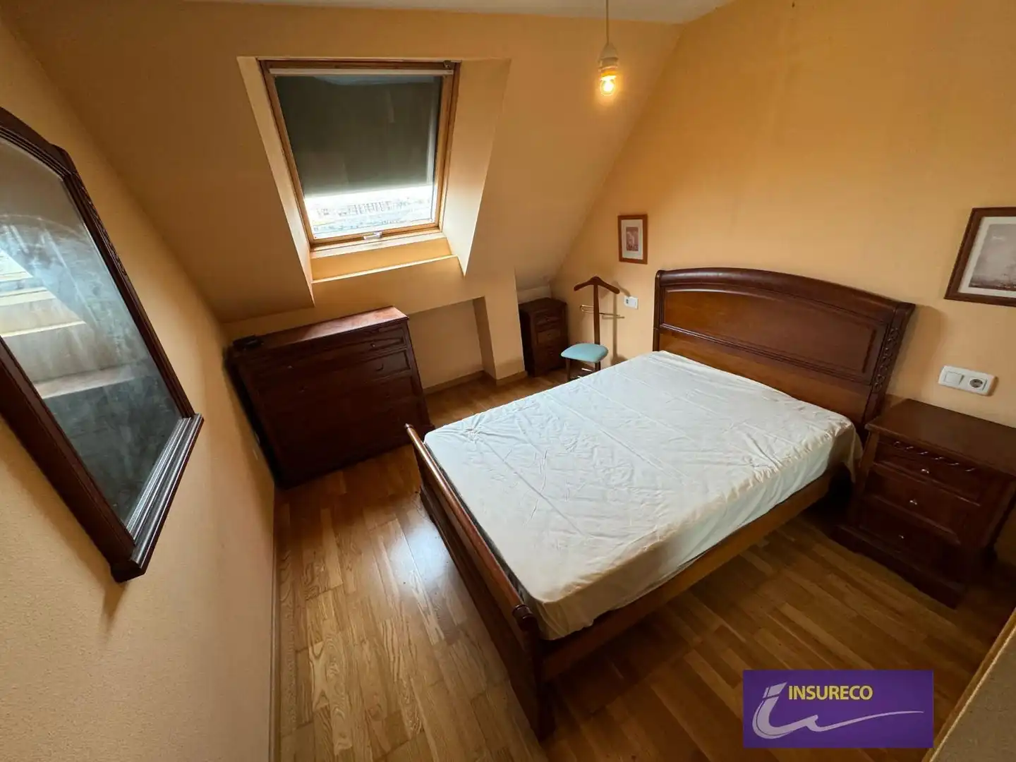 Habitación de Dúplex en venta en León Capital  con Calefacción, Terraza y Trastero